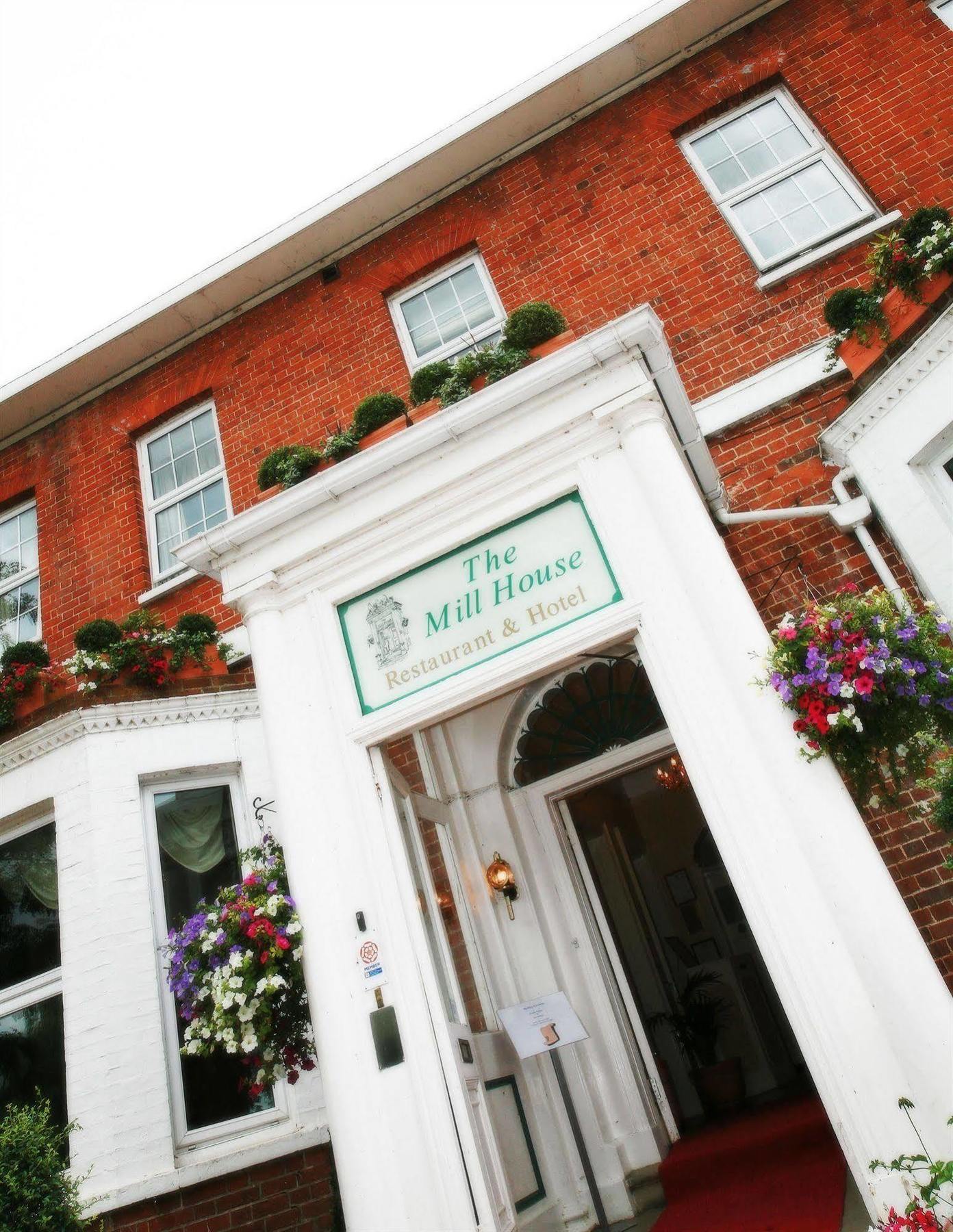 The Mill House Hotel Reading Buitenkant foto